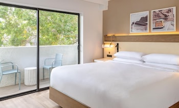 Suite, 1 Bedroom, Roll-in Shower