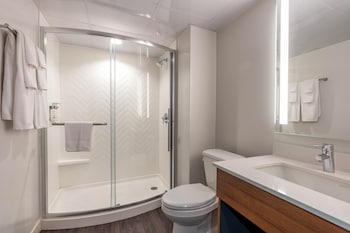 Premium Room, 1 King Bed, City View (Top Floor)