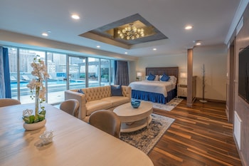 Suite, 1 King Bed