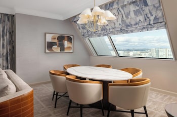 Executive Suite (Premium)