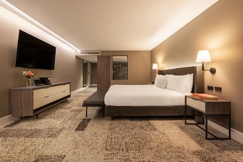 Premier King Corner Room