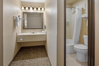 Standard Room, Multiple Beds, Non Smoking, Refrigerator & Microwave