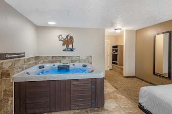 Standard Room, 2 Queen Beds, Non Smoking, Hot Tub