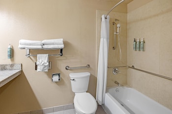 Standard Room, 2 Queen Beds, Accessible, Bathtub