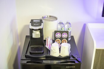 Room, 2 Queen Beds, Non Smoking, Refrigerator