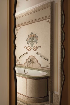 Suite (Prestige)