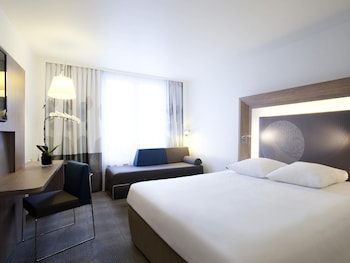 Executive Room, 1 Queen Bed with Sofa bed