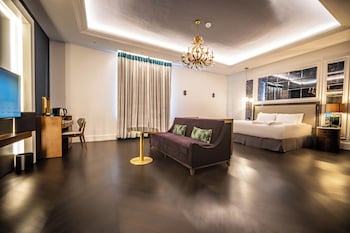 Junior Suite with King Bed