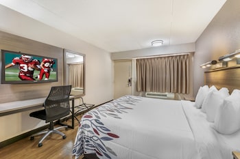 Superior Room, 1 King Bed, Accessible (Smoke Free)