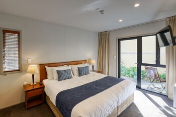 One Bedroom Apartment with Courtyard