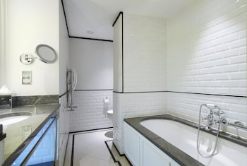 Executive Room, 1 King Bed, Bathtub (Lounge Access)