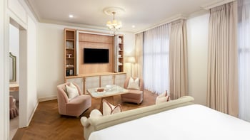 Junior Suite, 1 King Bed (New)