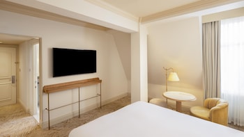 Room, 1 Queen Bed, Courtyard View