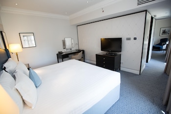 Suite, 1 King Bed, Bathtub (Lounge Access)