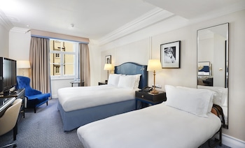 Family Room, 1 Queen Bed (For 2 Adults and 1 Child)