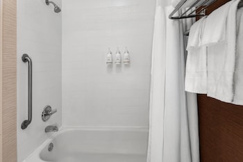 Room, 1 King Bed, Mobility Accessible, Non Smoking (Bathtub W/grab Bars)