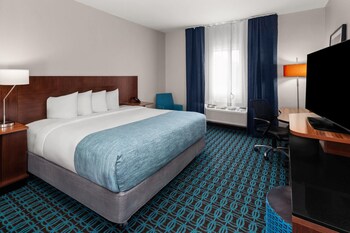 Room, 1 King Bed, Mobility Accessible, Non Smoking (Bathtub W/grab Bars)