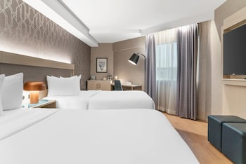 Room, 2 Queen Beds, Accessible, Non Smoking
