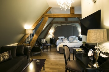 Exclusive Room, 1 King Bed, Non Smoking (Larger Room)