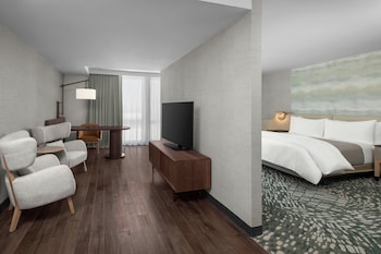 Junior Suite, 1 King Bed, City View