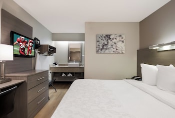Standard Room, 1 King Bed (Smoke Free)