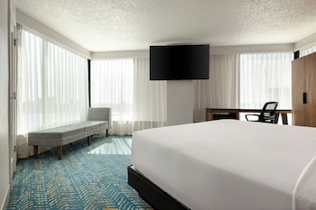 Deluxe Room, 1 King Bed, Non Smoking (Riverfront)