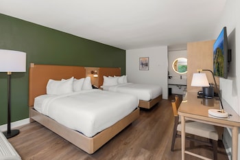 Double Queen Beds- Pet Friendly