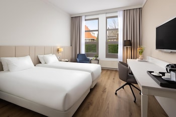 Superior Room (Extra Bed 2 adults + 1 child)