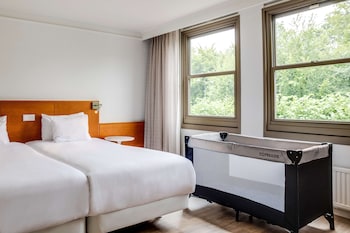 Junior Suite (Extra Bed 2 adults + 1 child)