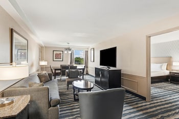 Premium Suite, 1 King Bed, Non Smoking