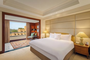 Room, 1 Double Bed, Pool Access, Tower