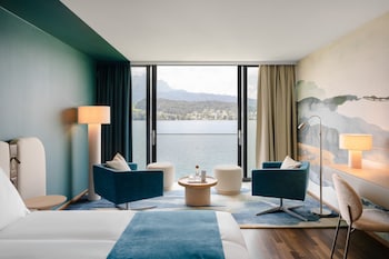 Lake View Deluxe Room