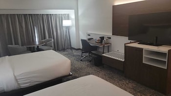 City Room, Multiple Beds, City View