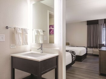 Room, 2 Queen Beds, Non Smoking