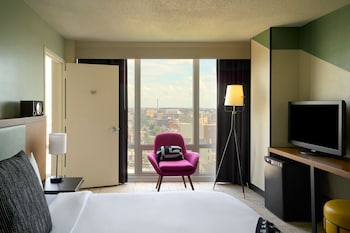 Room (ADA Superior King)