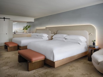Premium Room (2 King Beds)