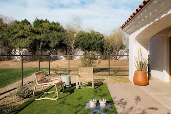 Room (Canyon Casita)