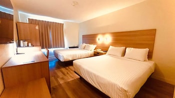 Room, 2 Queen Beds, Non Smoking