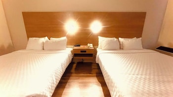 Room, 2 Queen Beds, Non Smoking