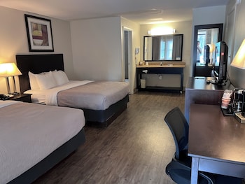 Room, 2 Queen Beds, Non Smoking