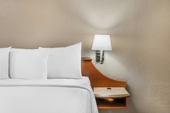 Deluxe Room, 1 King Bed (Smoke Free)