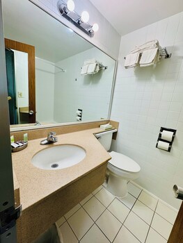 Standard Room, 1 King Bed, Non Smoking (2nd Floor)