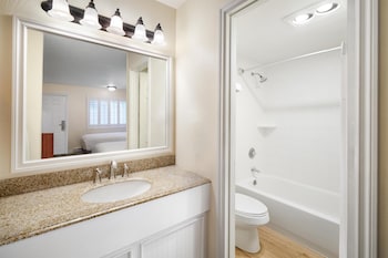Standard Room, 2 Double Beds, Non Smoking, Refrigerator & Microwave
