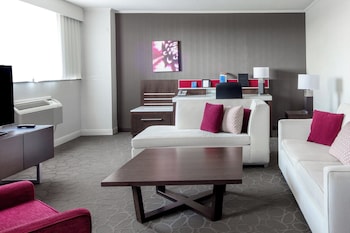 Club Room, 1 King Bed
