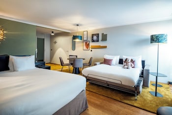 Premium Room, 1 King Bed with Sofa bed