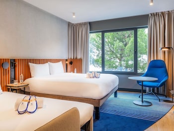 Superior Deluxe Room, 1 Queen Bed and Sofa Bed in Deluxe Building
