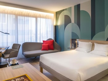 Superior Room, 1 Queen Bed (in Plaza Building)