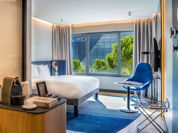Executive Deluxe Room, 1 Queen size bed (Deluxe Building)