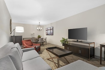 Suite, 1 King Bed, Non Smoking, Balcony (Separate Living Room)