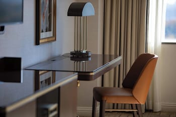 Deluxe Room, 1 King Bed with Sofa bed